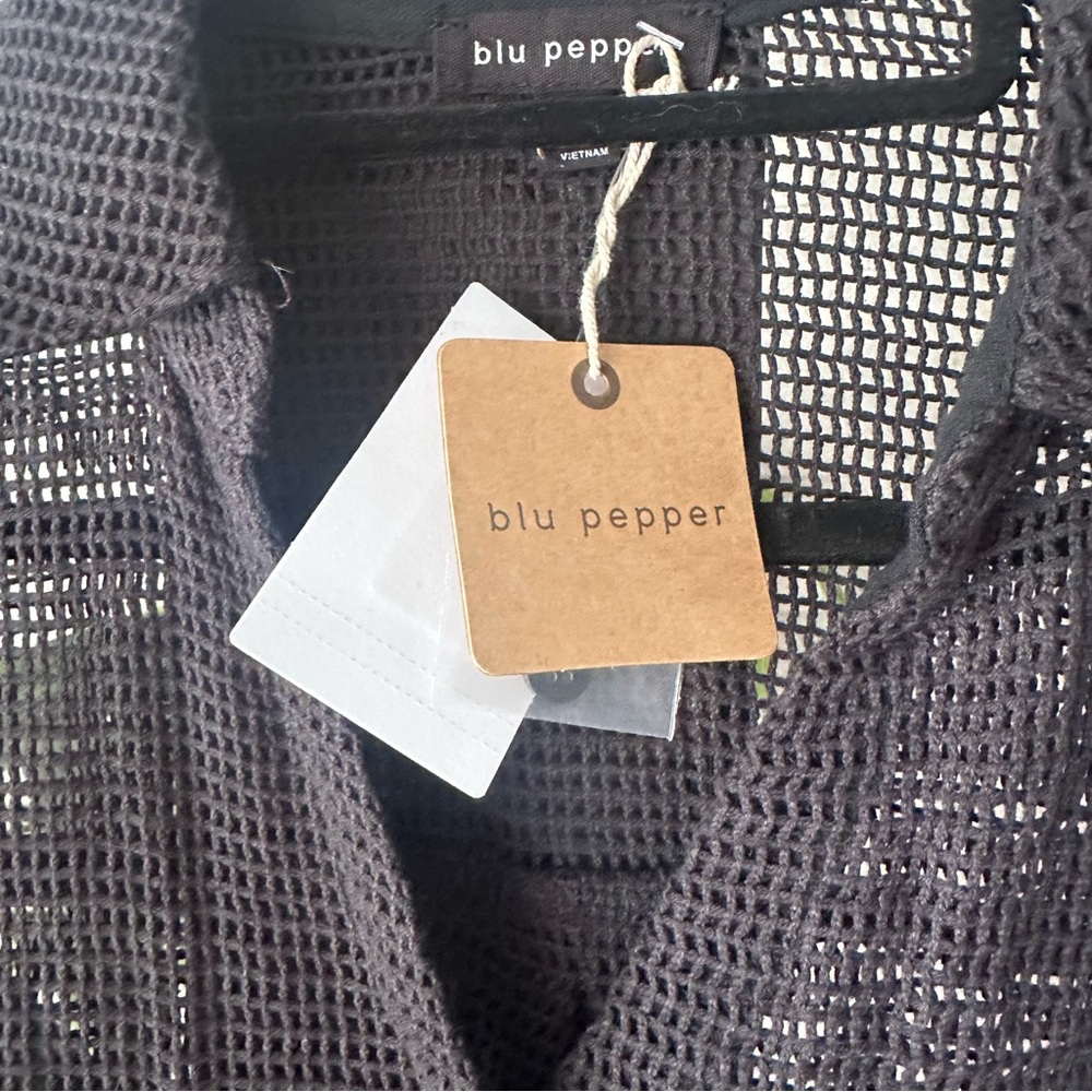 Blu Pepper Mesh Knit Sheer Button Front Top Size S New with Tags - Picture 4 of 9